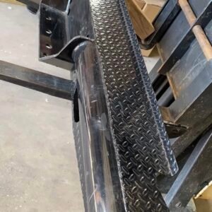 Used rear bumper for Chevrolet Silverado 3500 and Silverado 2500 2001-2007, view 2
